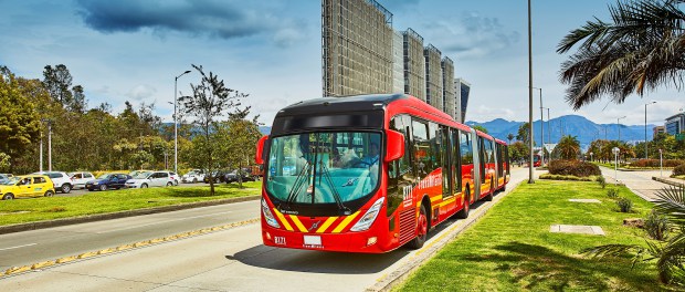 Volvo vai fornecer 700 ônibus brasileiros para Bogotá, o maior negócio de BRT da década