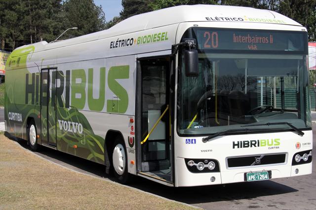 Volvo vende 200 ônibus híbridos para a Colômbia