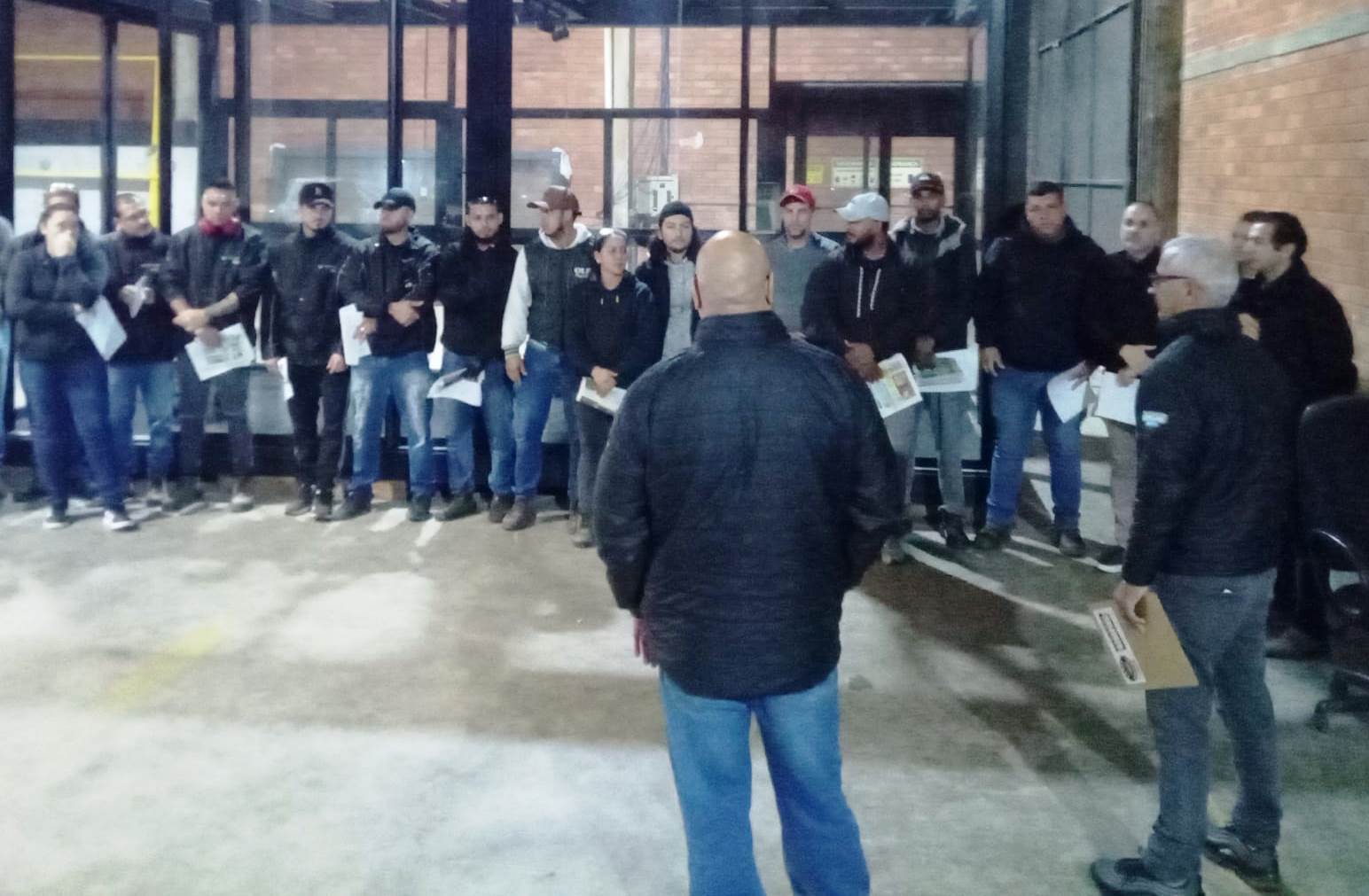 Metalúrgicos da Arquix aprovam acordo com implantação de vale-mercado