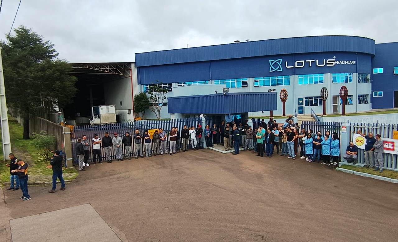 Merpe/Lotus: Metalúrgicos aprovam acordo com R$ 800,00 de vale-mercado