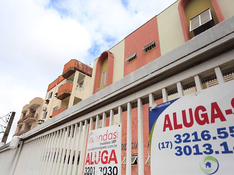 Cresce número de famílias que pagam aluguel ou moram de favor