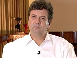 Exclusivo: 'brasileiro não sabe se escuta o ministro ou o presidente', diz Mandetta