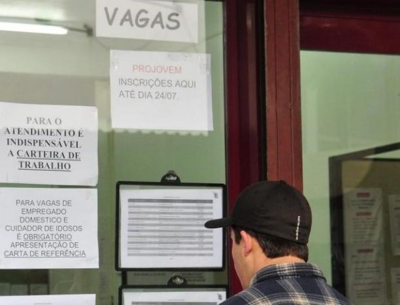 Desemprego sobe para 12% em janeiro e atinge 12,7 milhões de pessoas