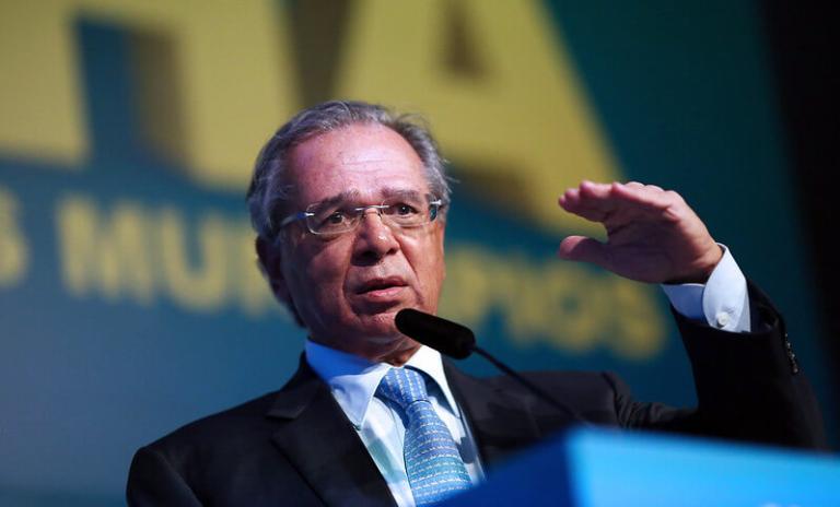 Guedes alerta que recessão pode virar depressão e promete retorno às reformas nas próximas semanas