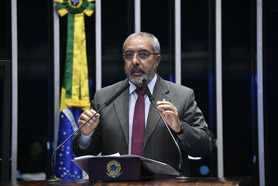 “Não há democracia sem direitos humanos”, alerta senador Paulo Paim na Live SMC
