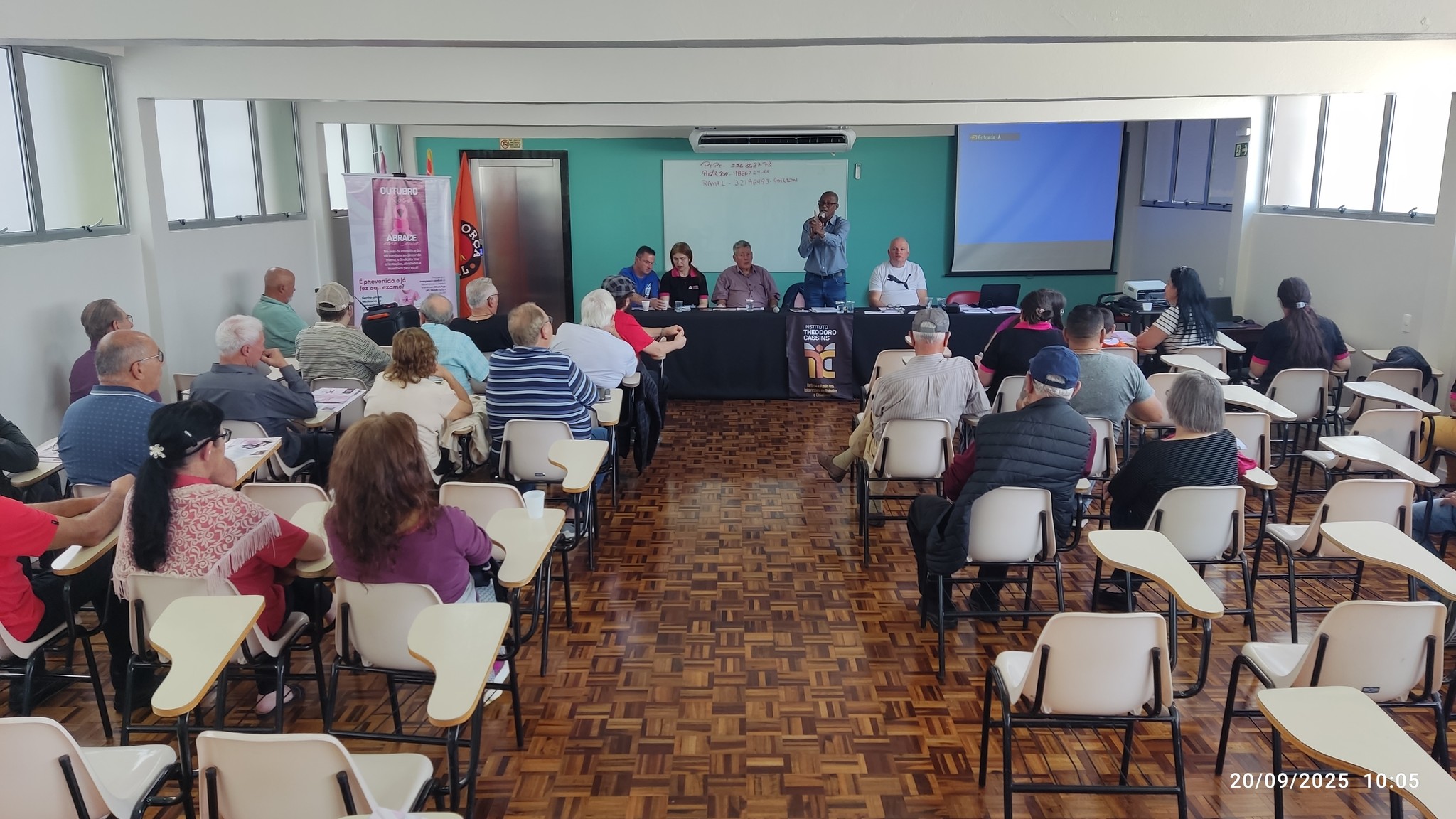 Em reunião mensal, aposentados metalúrgicos destacam Outubro Rosa e conjuntura política 