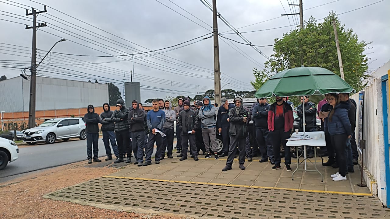 Expoente se nega a assinar pauta de reivindicação e metalúrgicos respondem na mesma moeda  