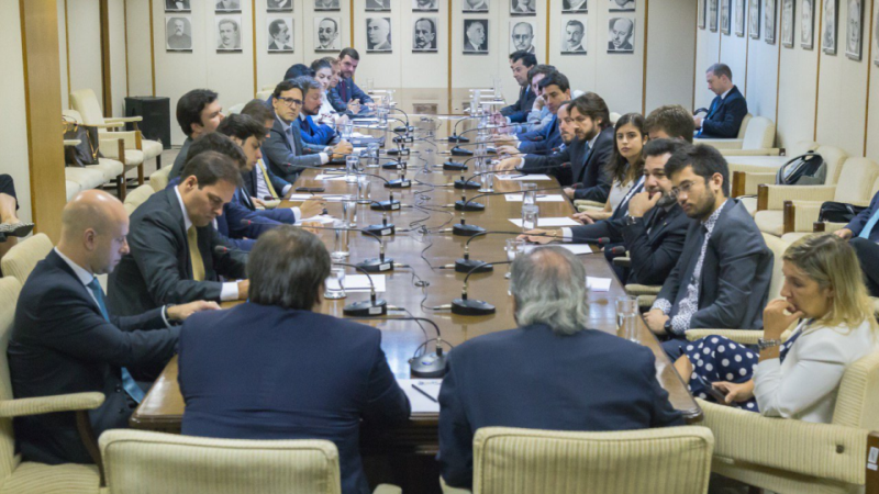 Guedes monta força-tarefa com deputados para destravar 30 projetos no Congresso. Veja lista