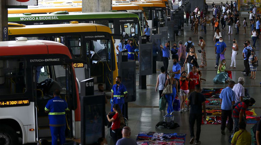 Após estabilidade em dezembro, setor de serviços avança 0,6% em janeiro