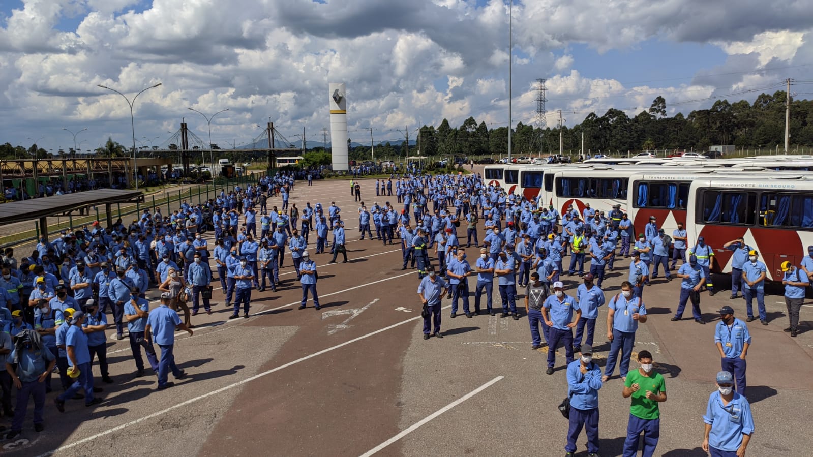 Renault: Metalúrgicos aprovam compensação do feriado de Carnaval