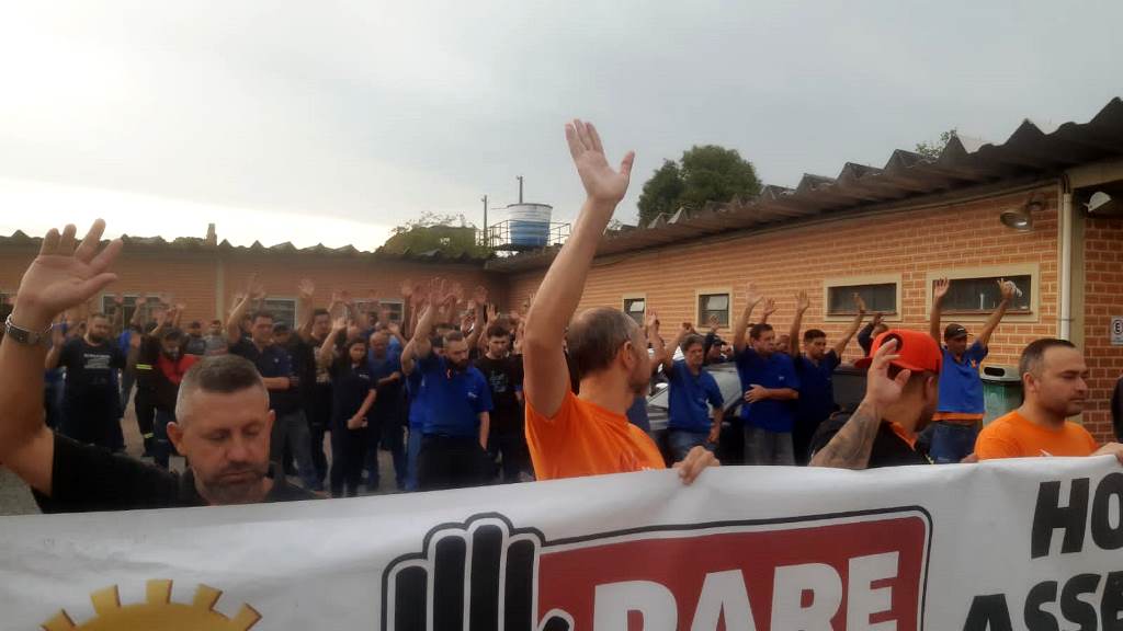 Maringá Soldas: Caso empresa não deposite 2ª parcela da PLR até às 14h de hoje(9/3), metalúrgicos entrarão em greve