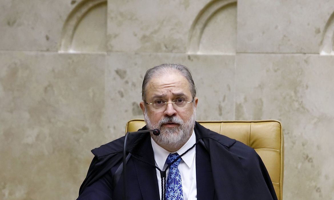Reinaldo Azevedo: Aras acha que Bolsonaro tem direito de violar a Constituição