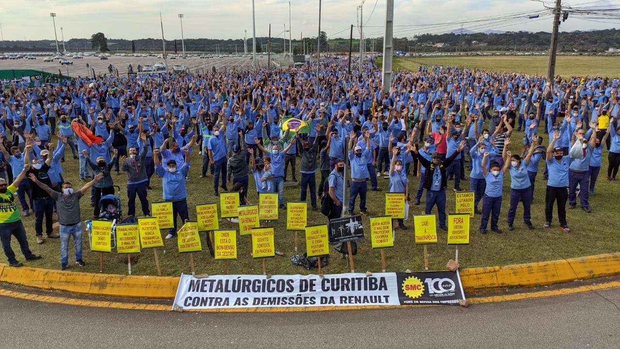 Metalúrgicos da Renault mantêm greve por tempo indeterminado