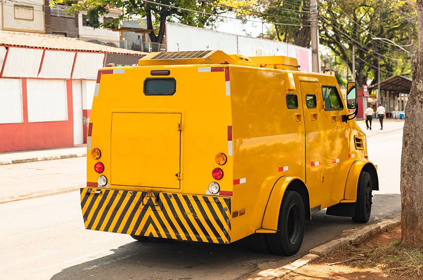 Transportadora de valores é condenada após morte de empregados em acidente com carro-forte