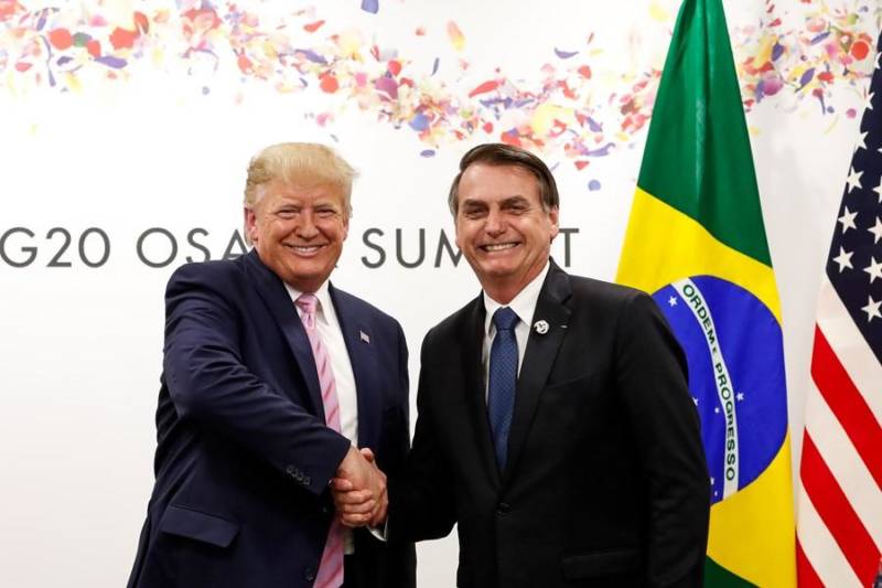 OMS diz que 50% dos casos de Covid-19 nas últimas 24 horas ocorreram no Brasil e nos EUA