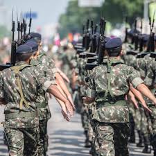 Ministro da Saúde nomeia mais 4 militares do Exército para cargos na pasta