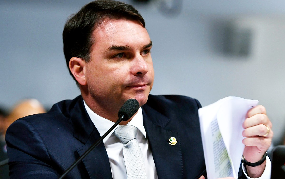 MP abre investigação sobre vazamentos da PF para favorecer Flávio Bolsonaro