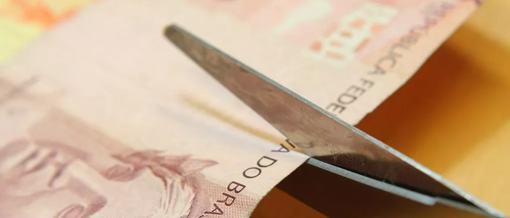 Acordos perdem força e salários têm ganho de 0,1% em março