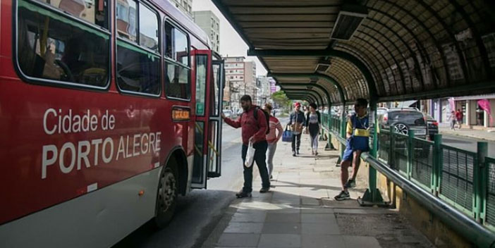 Prefeito de Porto Alegre recua e libera o passe livre nos ônibus no dia da eleição