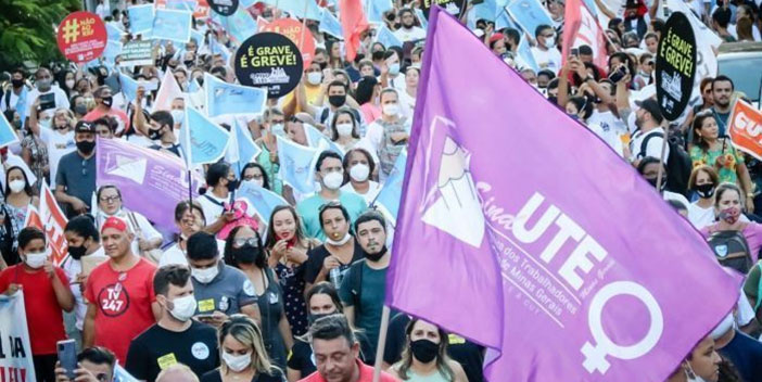 Professores de todo Brasil lutam pelo pagamento do reajuste de 33% do piso nacional